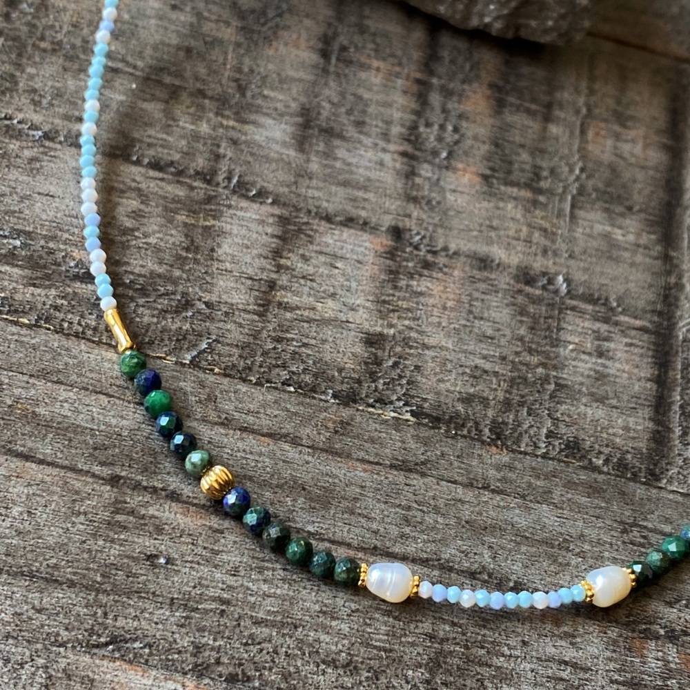 NEW Delicate Green Malachite and Opal Beaded Necklace with Gold Accents - Picture 9 of 9